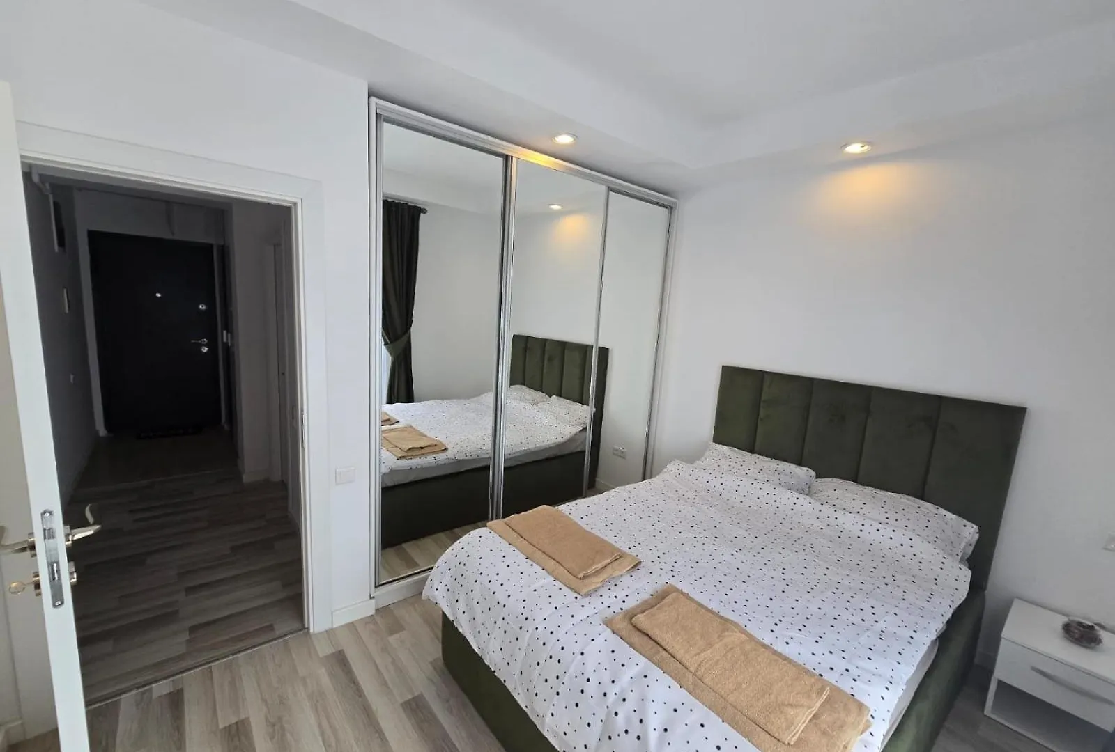 Ama Studio Cosmopolis Tunari  Romania